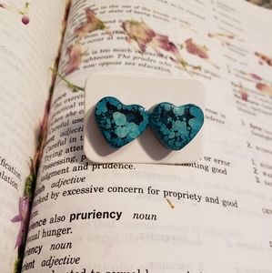 NWT handmade heart stud earrings